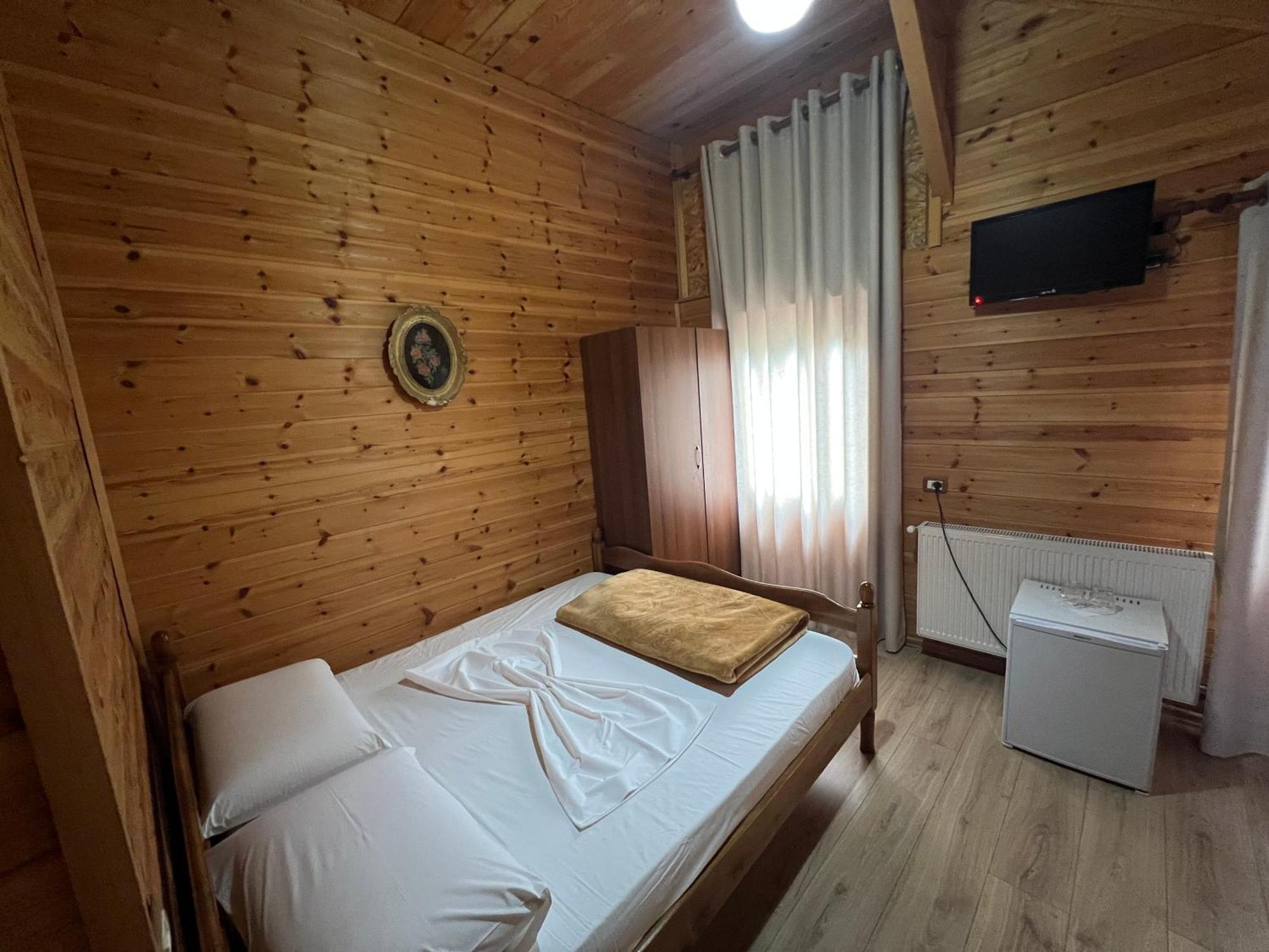 Vila Pepaj Razem Razëm Exterior foto