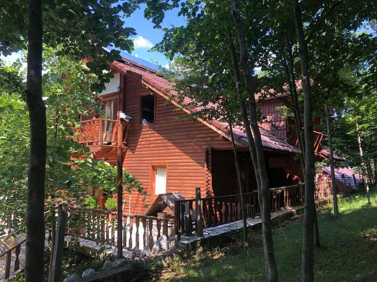 Vila Pepaj Razem Razëm Exterior foto